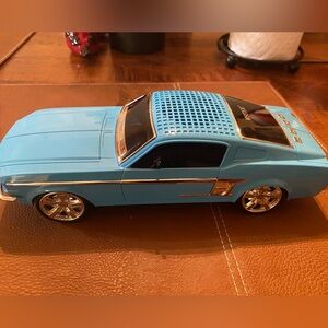 Bluetooth speaker (car shaped)